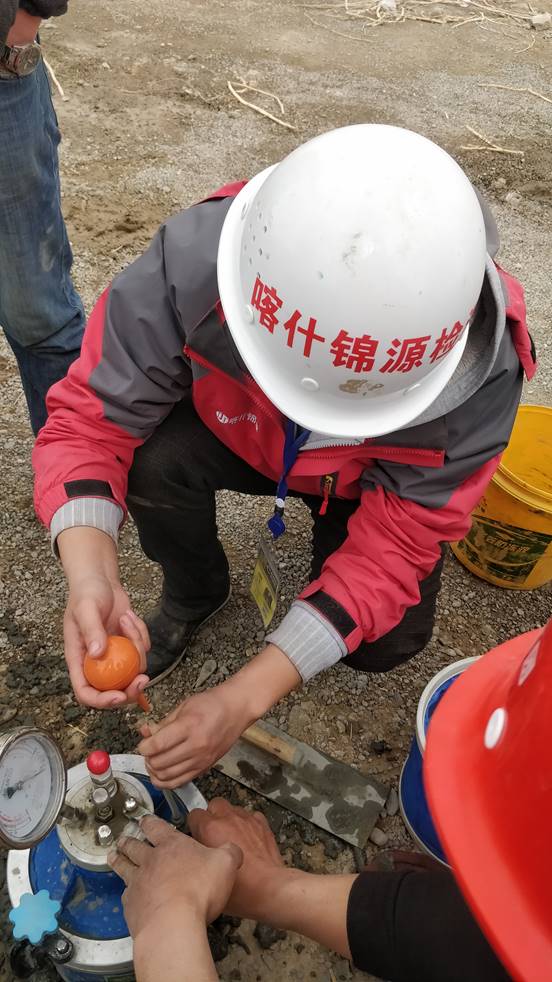 第三师红旗农场托克拉克水库放水渠防渗工程