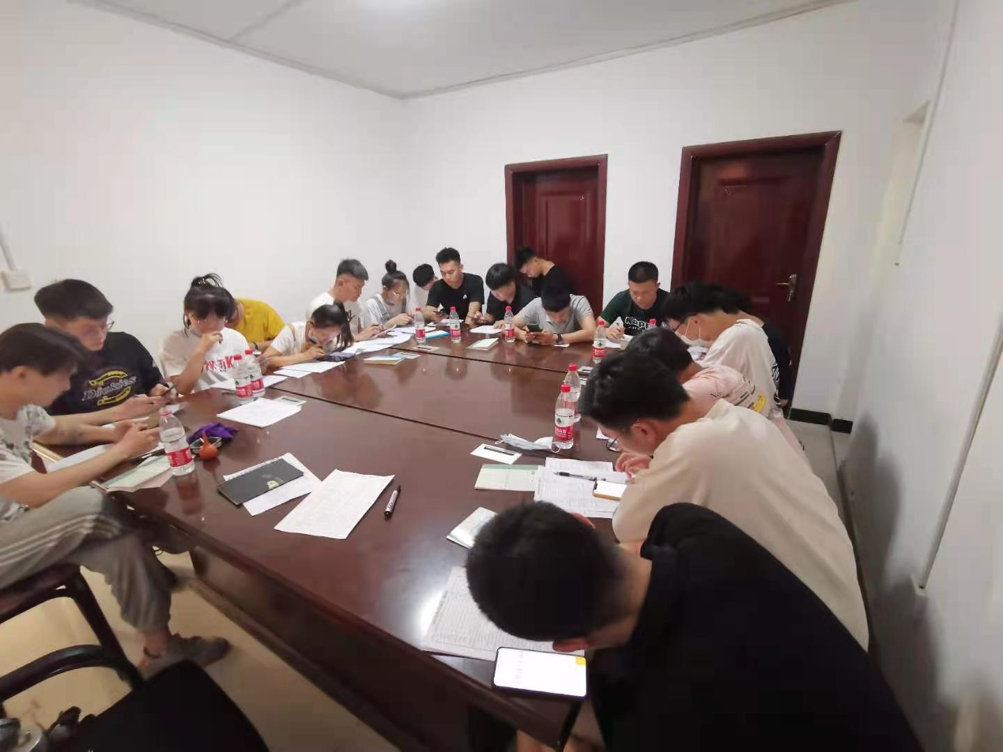 新疆农业职业技术学院水利工程专业学生来我单位实习、并圆满完成实习任务